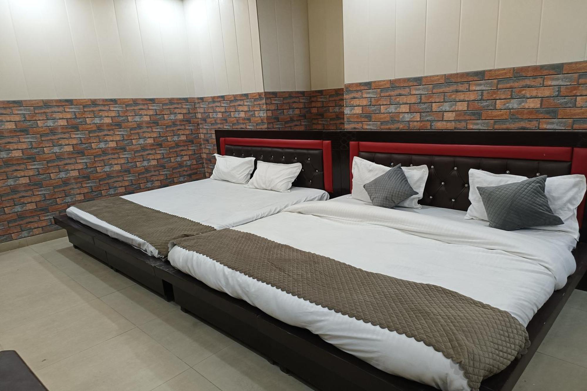 Hotel A10 International Nuova Delhi Esterno foto