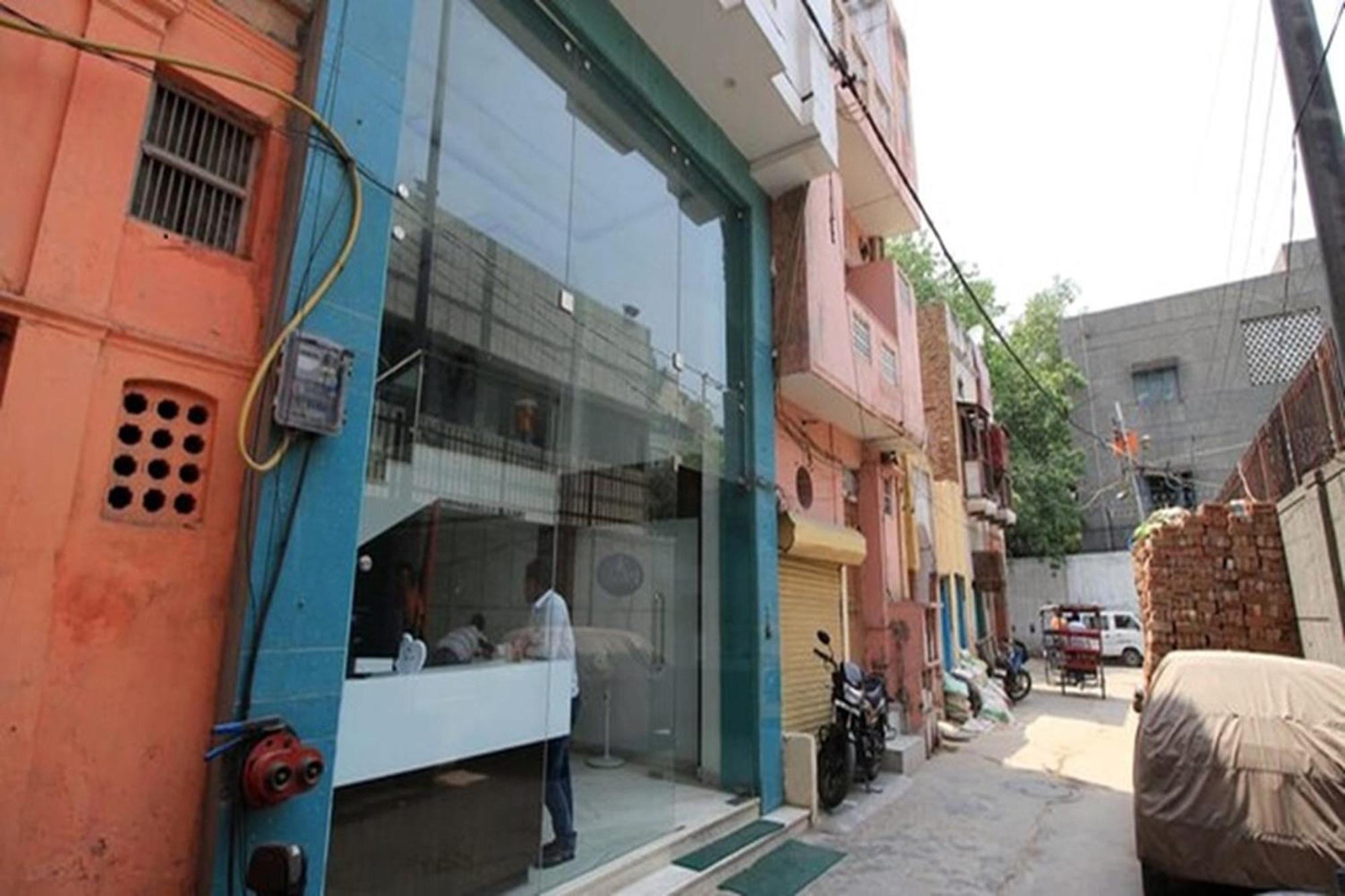 Hotel A10 International Nuova Delhi Esterno foto