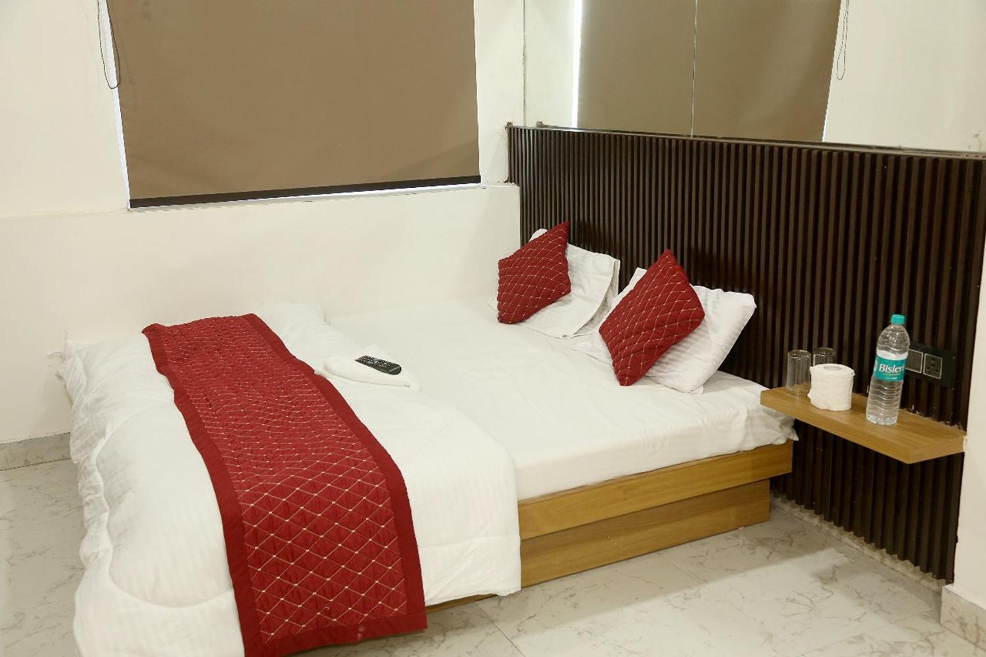 Hotel A10 International Nuova Delhi Esterno foto