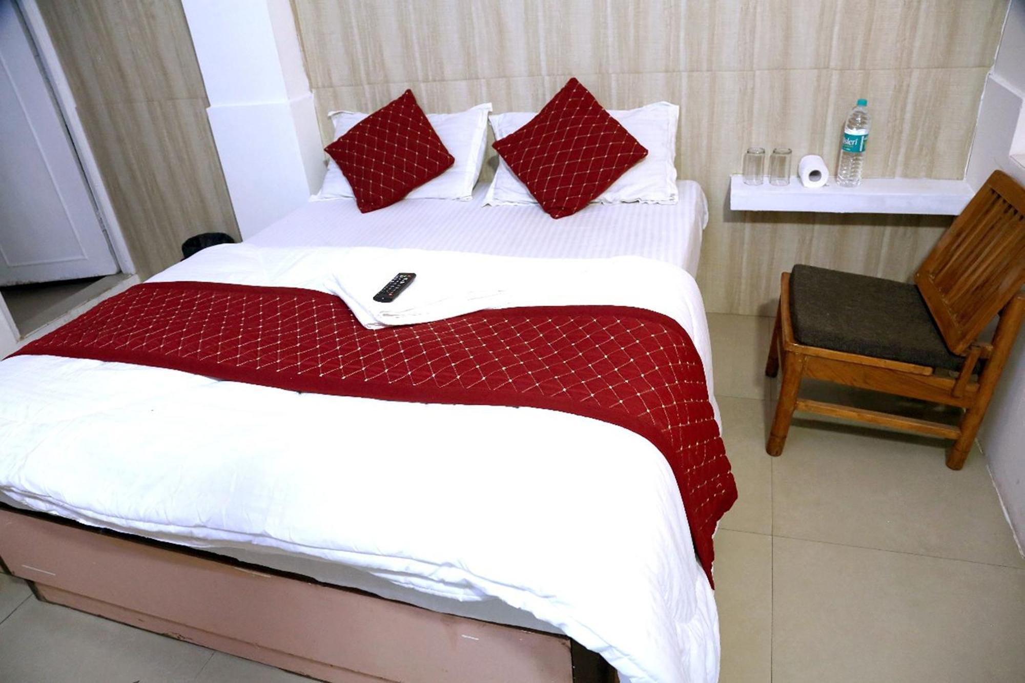 Hotel A10 International Nuova Delhi Esterno foto